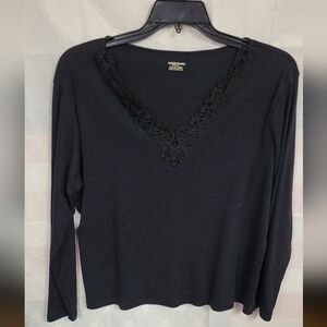 Bobbie Brooks 3X (22W) Black Ribbed Long Sleeve V-neck Embroidery Design